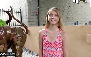 Petite teen Hannah Hays cheats on bf in public