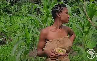 Bangnolly Africa - Gorgeous African Maidens get short open-air blowjob